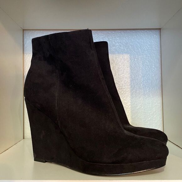 Guess Kelson Womens Ankle Booties Suede Black Wedge Side Zip Casual - Picture 1 of 13